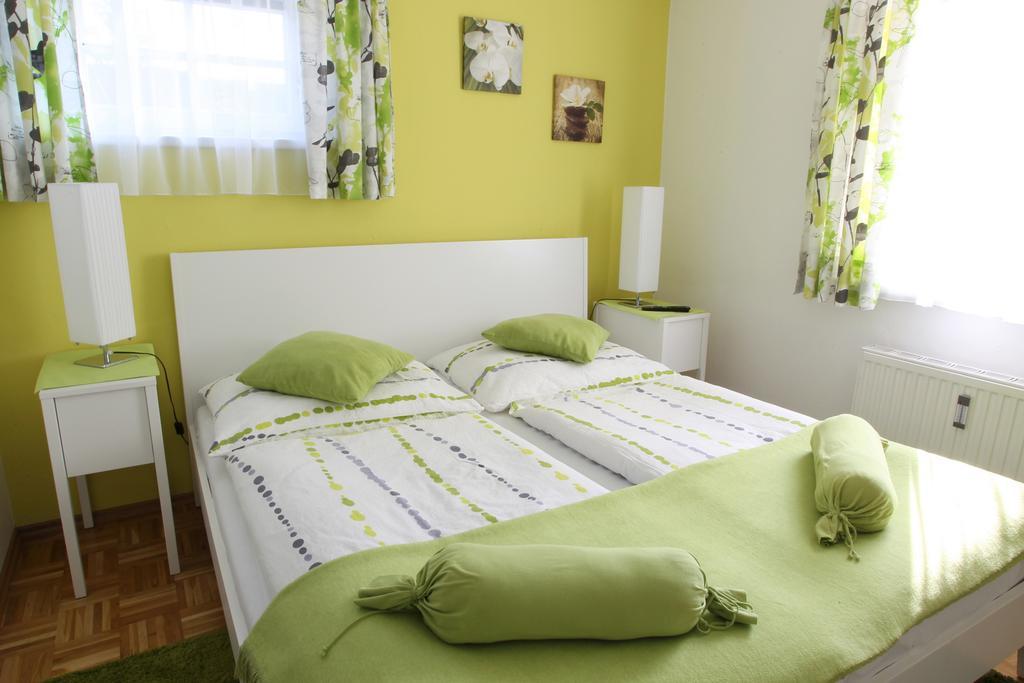 Übelbach Gaestehaus Landgraf חדר תמונה
